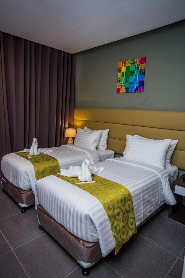 Hotel Costa Brava Tacloban Exterior foto